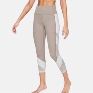 Athleta Exhale Capri Leggings - White and Beige